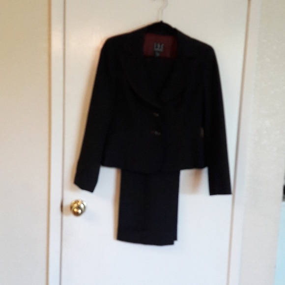 Pant Suit - Picture 6 of 8